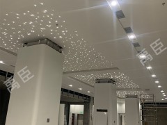 广州白云火车站星空顶